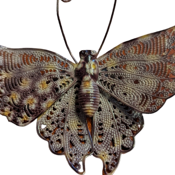 Lightweight Metal Vintage Butterfly Brooch Pin - Picture 3 of 3